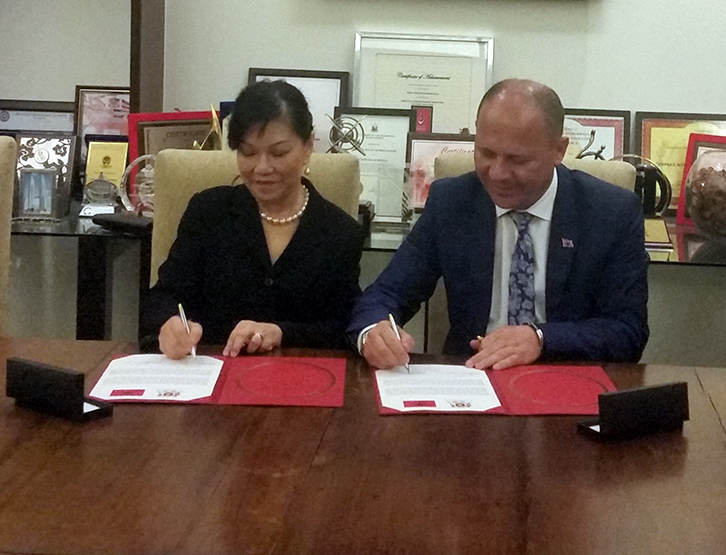 FOTO/ Kamza së shpejti me kampus arsimor, kryebashkiaku Mziu nënshkruan në Malajzi