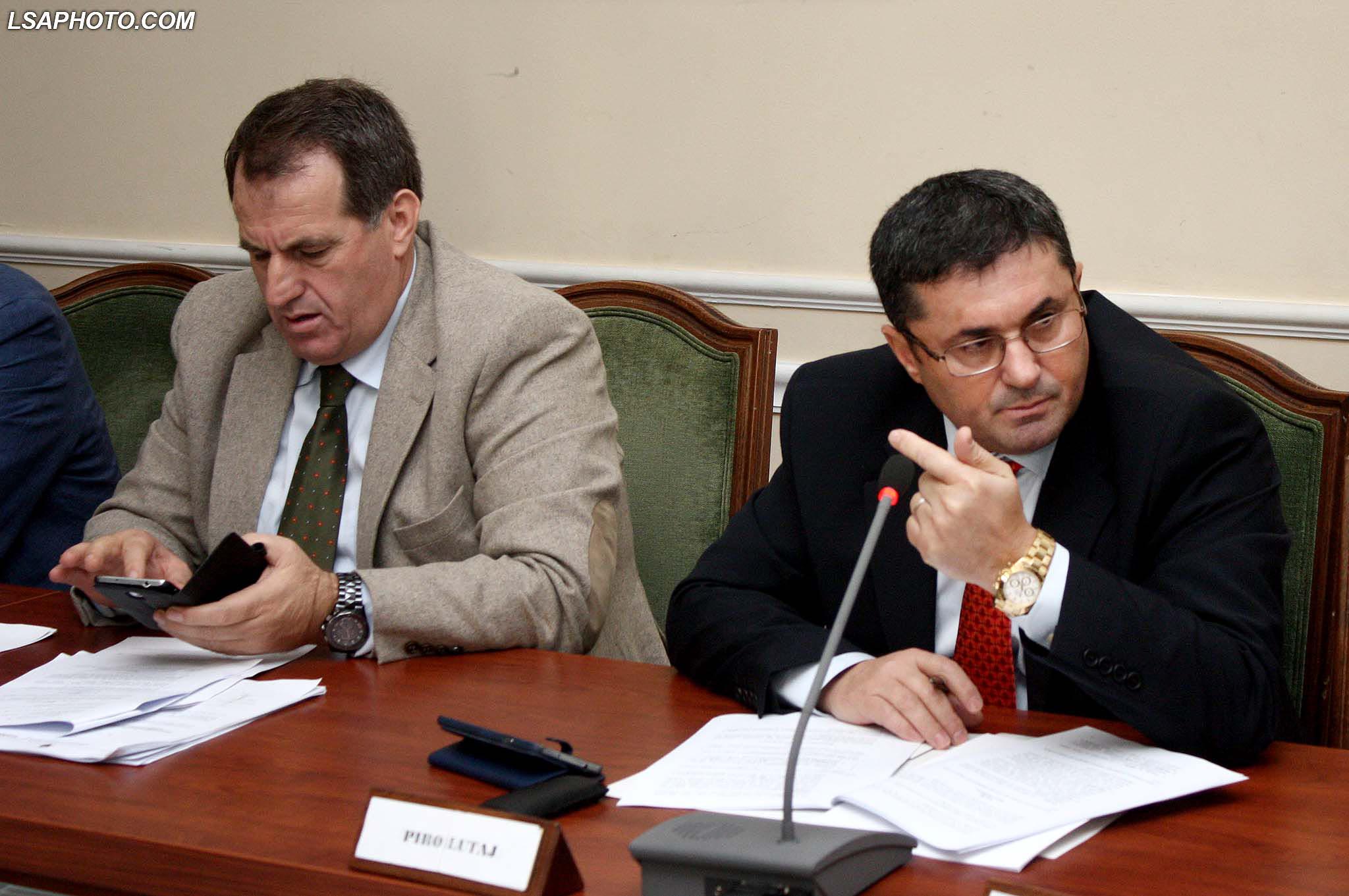 Socialistët e Rilindjes, problem me fjalët e reja. Edhe deputeti Qefalia bën gafën