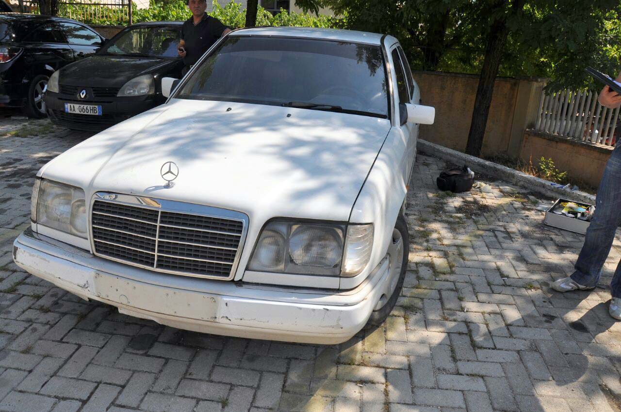 VRASJA E POLICIT NË LAZARAT/ Fotot, ja çfarë ju bllokua të arrestuarit Xhuliano Malos