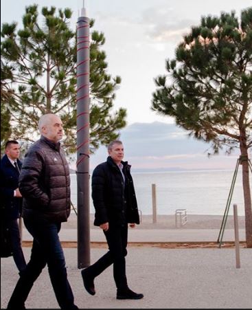 Tallja e radios franceze: Rama si karagjoz