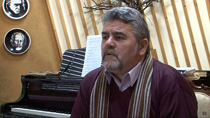 FOTO/ Tiranë, grabitet me armë artisti i mirënjohur: Jeta jonë e pasigurt, do kërkoj mbrojtjen nga ambasadat