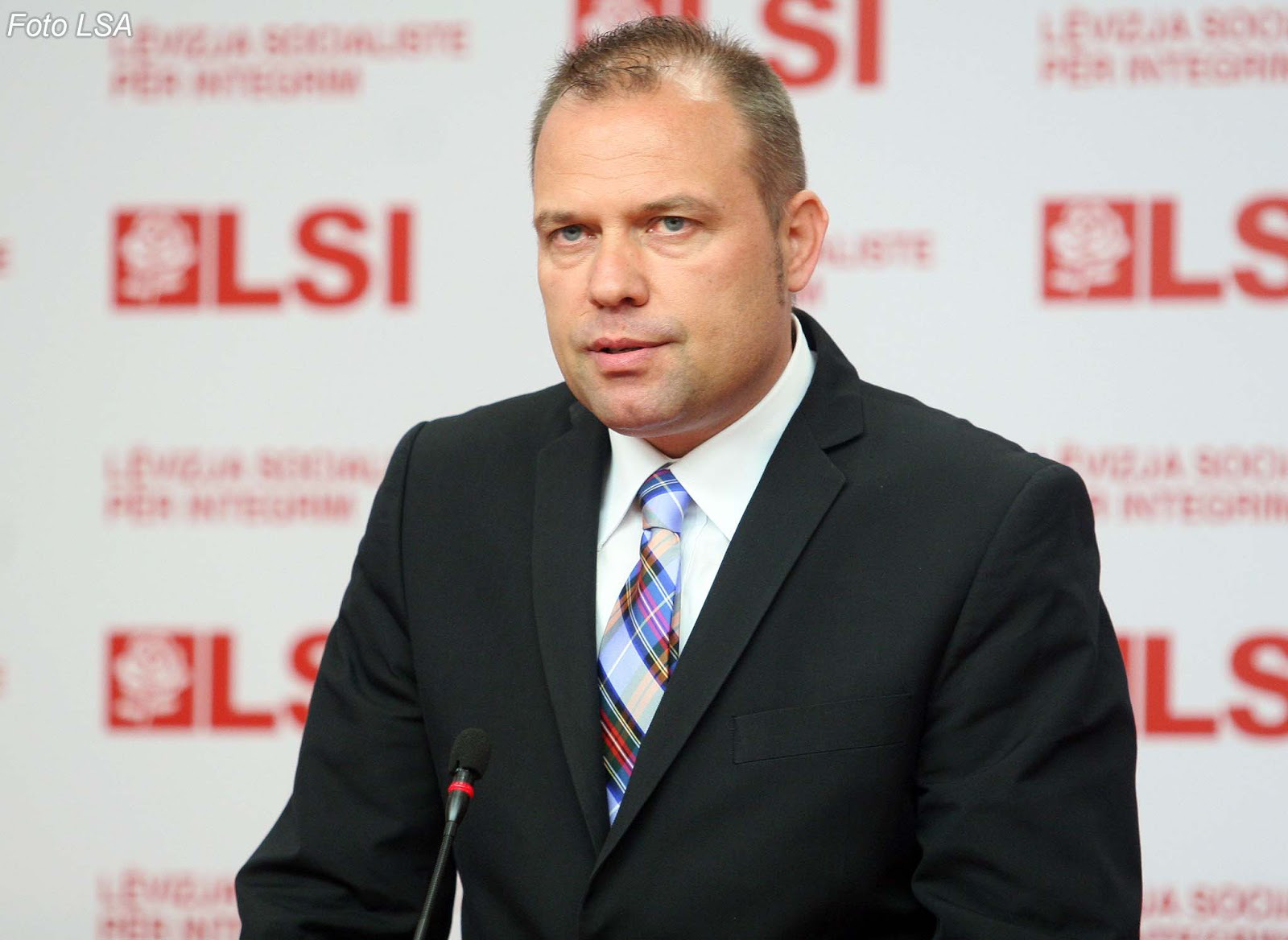 Manjani votohet në parlament, merr 81 vota