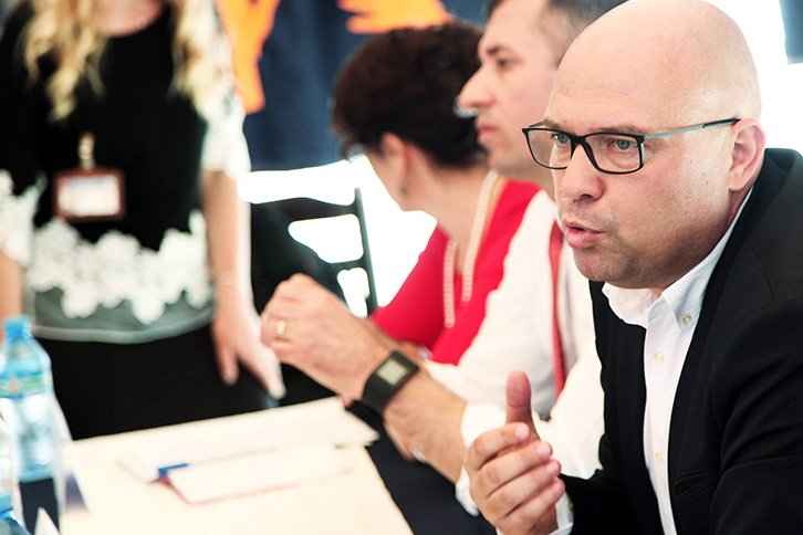 DEBATI/ Gratë e burgosura i ankohen se hanë lakra përditë, ministri Manjani habit me premtimin e tij