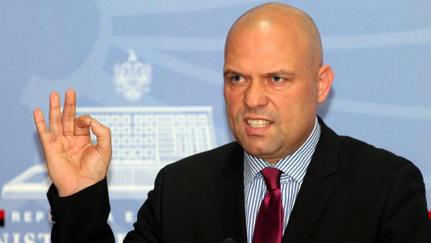 FOTO/ Paralajmëron Ylli Manjani: ONM kujdes me hakmarrjen nëpërmjet Vettingut