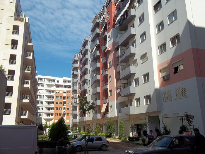 Tiranë, zona e Yzberishtit që mbrëmë pa energji elektrike