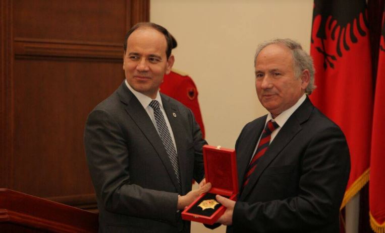 Presidenti i Dhomës Shqiptaro-Britanike, Zenel Hoxhën, dekoratë nga Presidenti