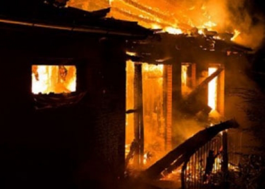 Digjet shtëpia e një të moshuari, shkak bombula e gazit