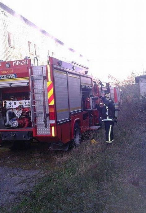 Tiranë, zjarr në një pallat te “Rruga e Elbasanit”