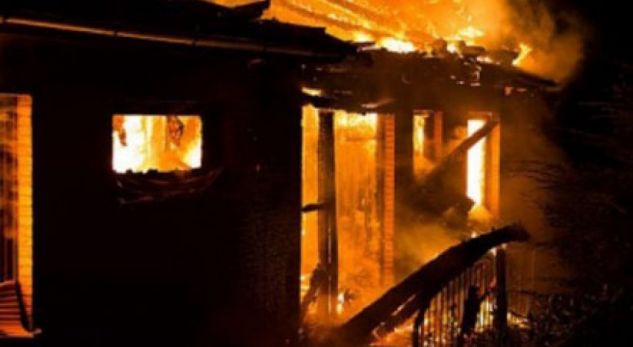 Korçë, digjet shtëpia, humbin jetën nëna dhe dy fëmijët