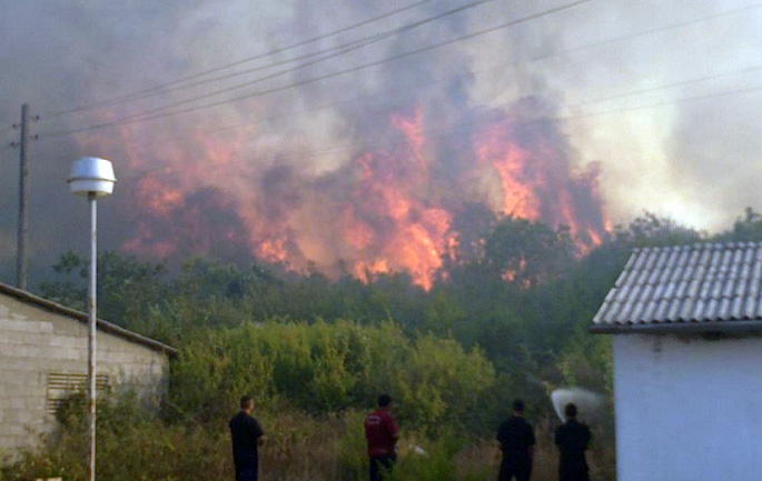 “Rana e Hedhun”, riaktivizohen 2 vatra zjarri – ushtria shqiptare me helikopterë nga Italia në Shëngjin