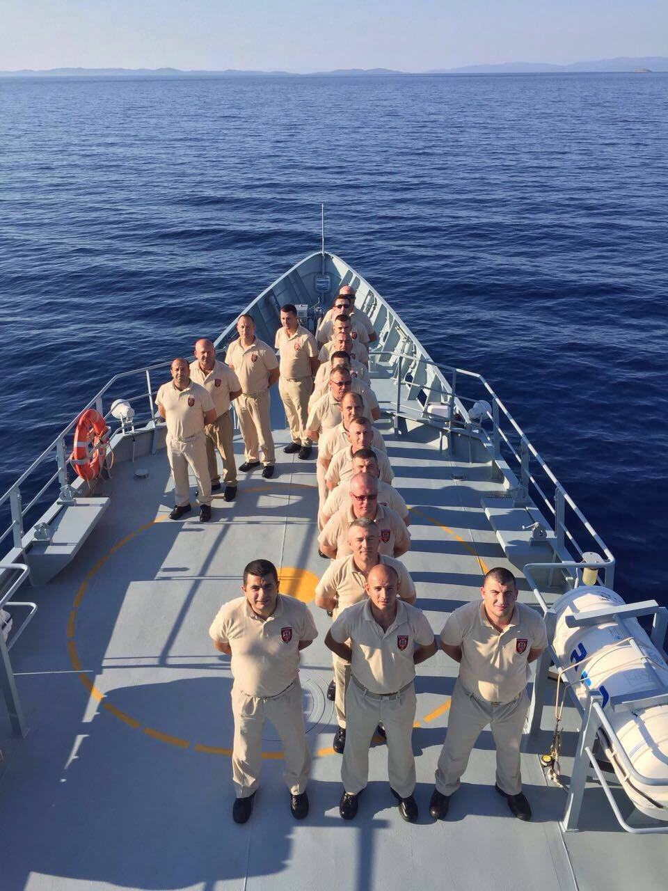 FOTO MASHTRIM/ Pas “armatosjes” së popullit nga Ilir Meta, LSI “inventarizon” edhe flotën luftarake detare