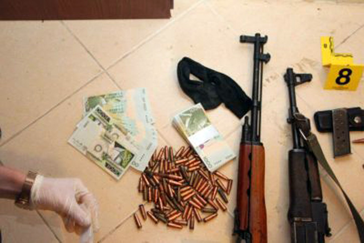 FOTO & VIDEO/ Elbasan, , trafikonte armë dhe municione luftarake, pranga 62-vjeçarit