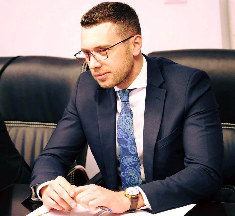 FOTO & EMRI/ Ministrja Kërtusha: Të shkarkohet drejtori i Shërbimit Kombëtar të Punësimit