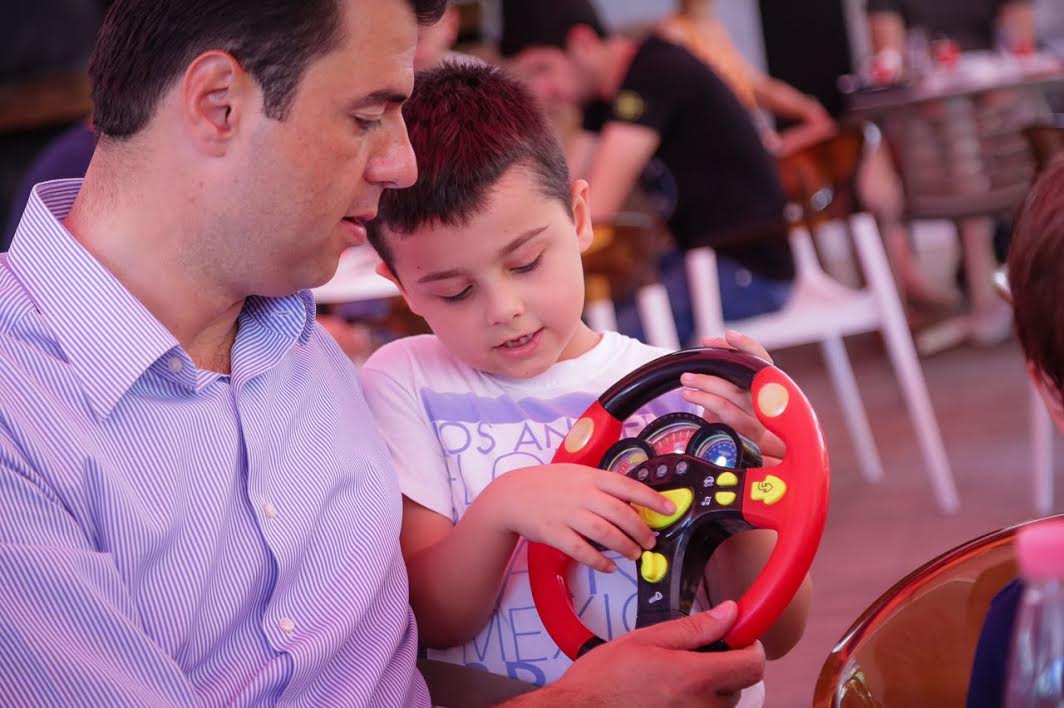 Ja batuta e Bashës me fëmijën: E paske si timoni i Ramës, pa ekonomi