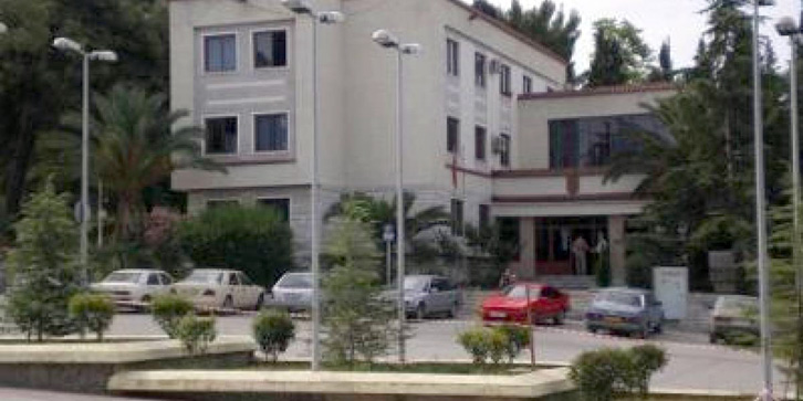 Bashkia e Kuçovës vendos flotën e automjeteve në shërbim të LSI, dyshime edhe për blerje votash