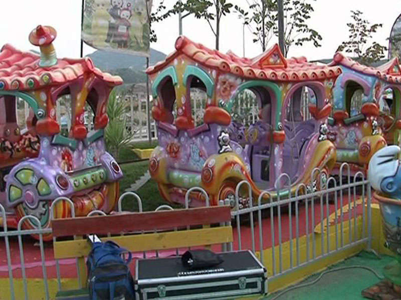 Bulqizë, aksidentohet e mitura në këndin e lojrave, niset drejt Tiranës me helikopter