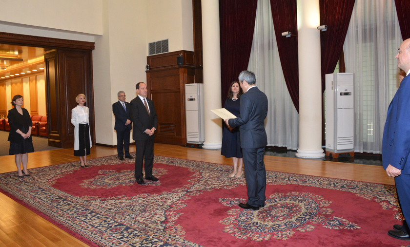 FOTO GALERI/ Ambasadori i Japonisë i paraqet Letrat Kredenciale Presidentit të Republikës, Bujar Nishani