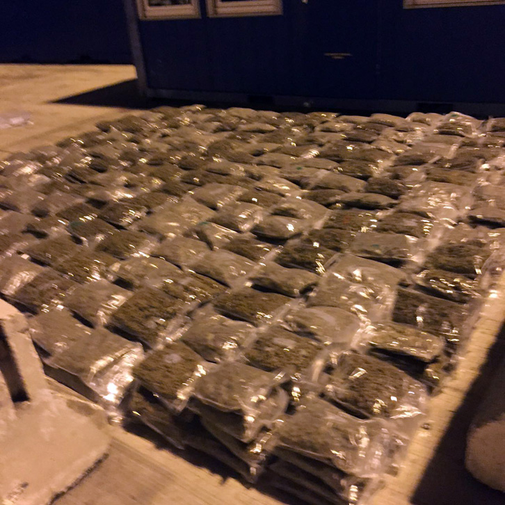 DETAJE & FOTO/ Porti Durrës, ja si u gjet droga e fshehur mes kastravecëve