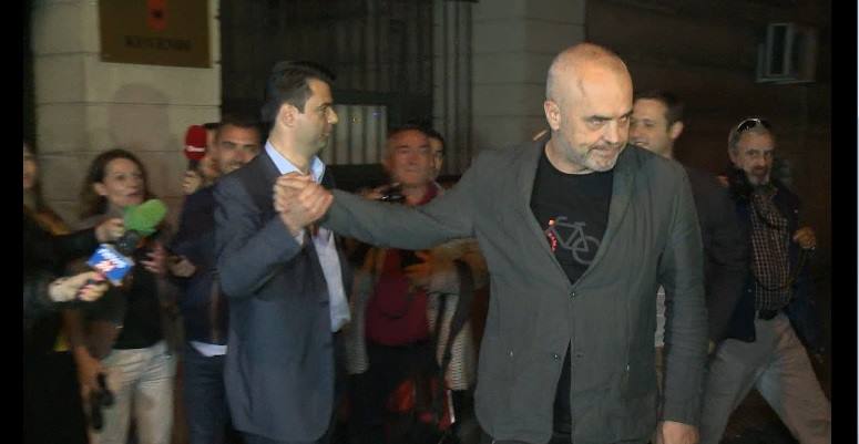 AGRON GJEKMARKAJ/ Pse Rama shfaqet i relaksuar në fushatë, a mos ka ndonjë aneks bashkëqeverisje marrëveshja me Bashën?