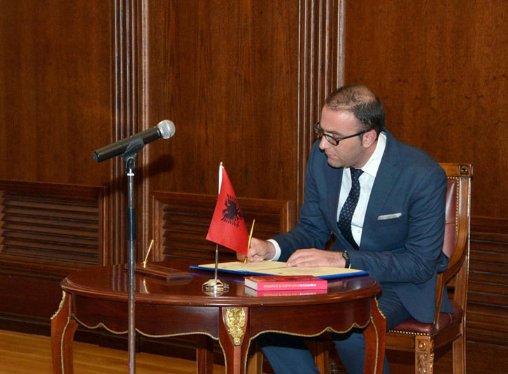 Ministri i Drejtësisë firmos shkarkimin e 2 drejtorëve, emëron 12 të tjerë në burgje e hipoteka