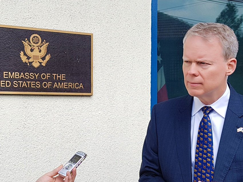 Zgjedhjet në Kosovë, ambasadorët amerikanë votojnë qendrat e votimit