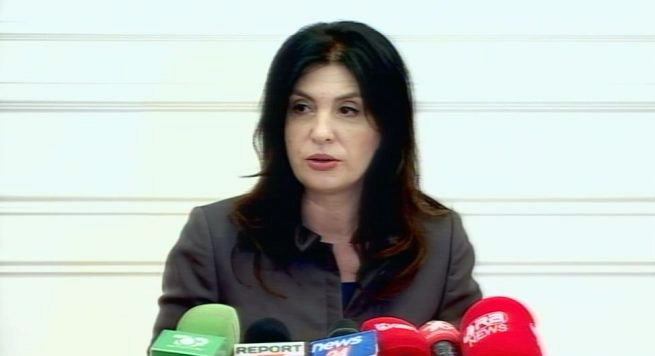 Jozefina Topalli hedh akuza të forta, por nuk shpall kandidaturën për kreun e PD