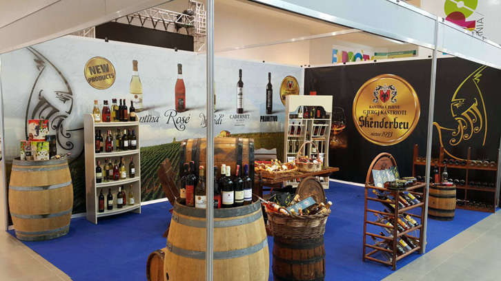 Durrës, maskat lidhin rojën dhe rrëmbejnë kasafortën dhe furgonin e Kantinës “Gjergj Kastrioti”