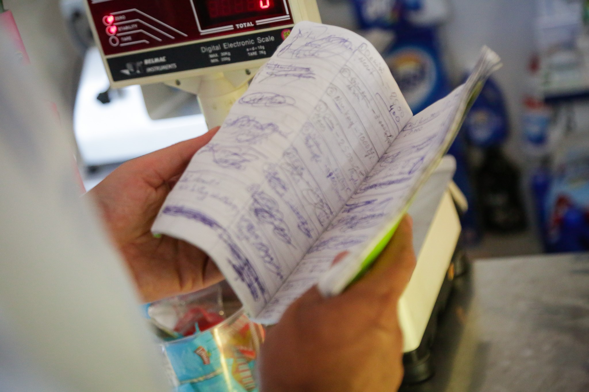 FOTO GALERI/ Basha publikon lista borxhesh: Më të varfrit nuk arrijnë të paguajnë as bukën e përditshme