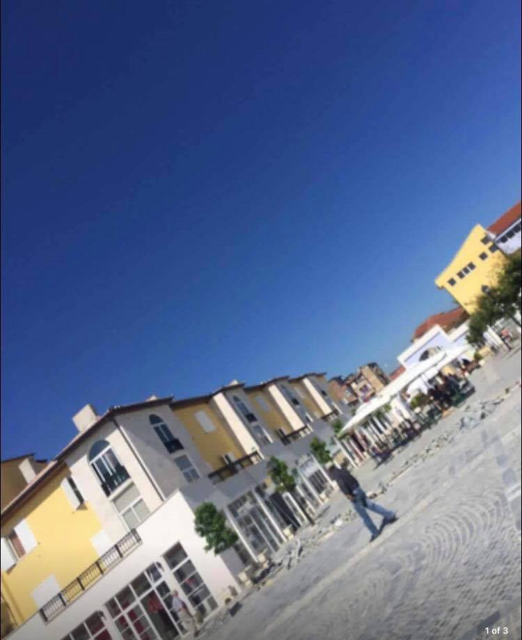 FOTO MESAZHET/ Qytetari zbardh bisedën me Veliajn, ja çfarë fshihet pas sheshit të babëzisë