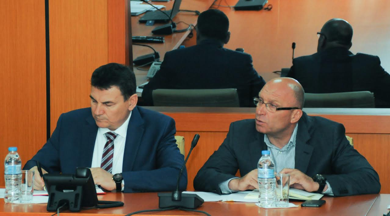 VIDEO/ Ministri Demiraj mbledh 12 drejtuesit: Ja porositë për zgjedhjet