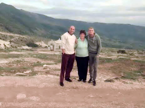 Familja e Mikel Shallarit ndërron banesën