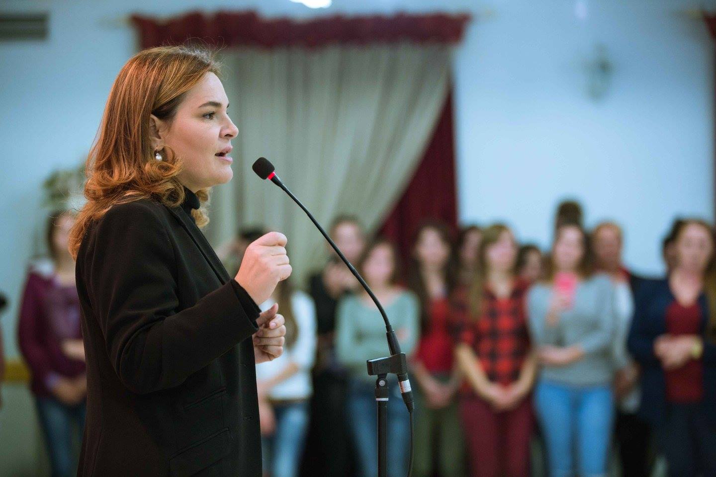 EMRAT/ Të gjitha gratë në krye të partive politike në Shqipëri