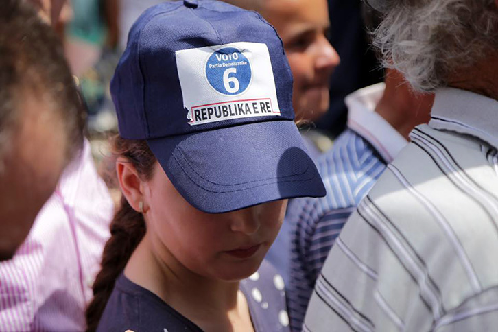 Basha takim me studentët në Elbasan, “ua pret fondet” universiteteve private