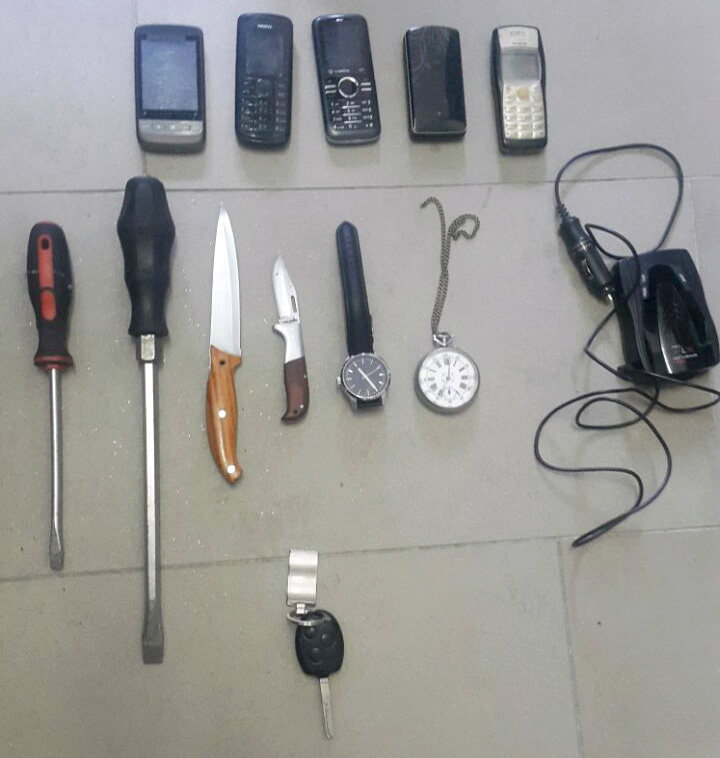 EMRI/ Durrës, prangoset 31-vjeçari, i gjendet një arsenal “armësh” për kryerje veprash penale