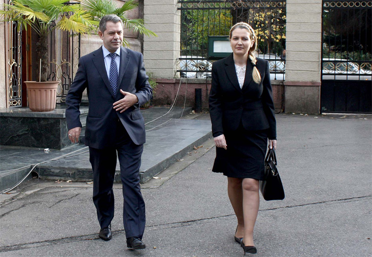 FAKTE & EMRA/ Dy deputetët e PD në Fier, “përvëlohen” si kandidatë të PDIU-së në Tiranë