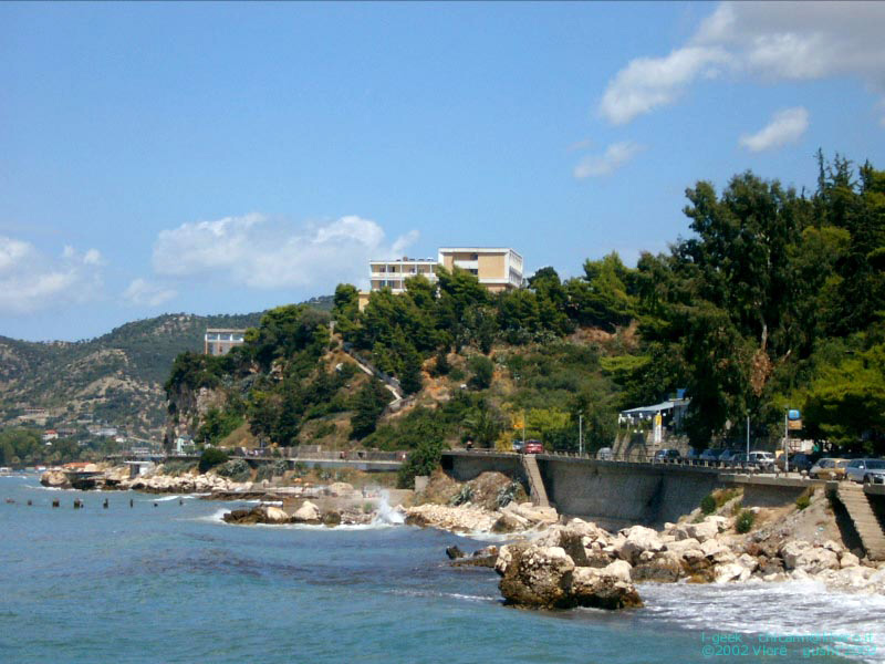 FOTO SKANDAL/ Vlorë, Uji i Ftohtë 10 orë pa ujë të pijshëm, turistët e huaj largohen drejt Greqisë
