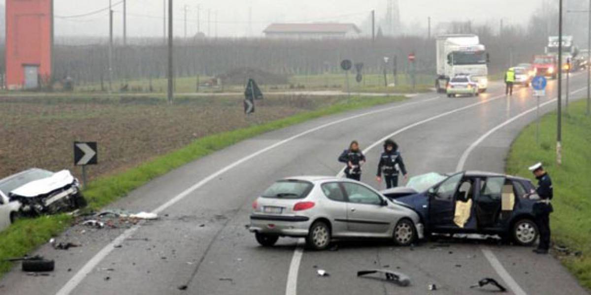 Itali, aksident i rëndë, plagoset çifti i shqiptarëve me foshnjën 7 muajsh