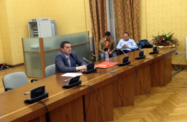 Drejtori i ri i Burgjeve, kërcënimi nga Saimir Tahiri pasi i arrestoi babanë