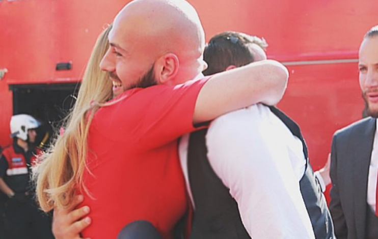 FOTO/ Kur gruaja ka ditëlindjen, ja si e uron Ajeti