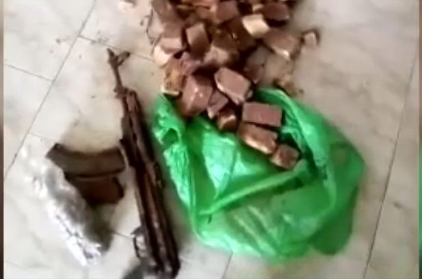 VIDEO/ Bllokohen drogë, armë e municione, në pranga tre punonjës të administratës