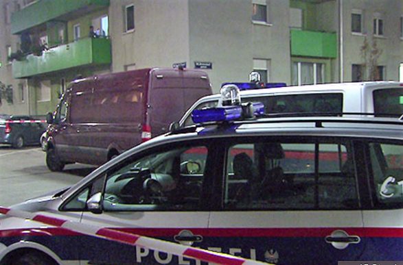 Austri, shqiptari masakron me thikë bashkëshorten në sy të fëmijëve dhe lajmëron Policinë