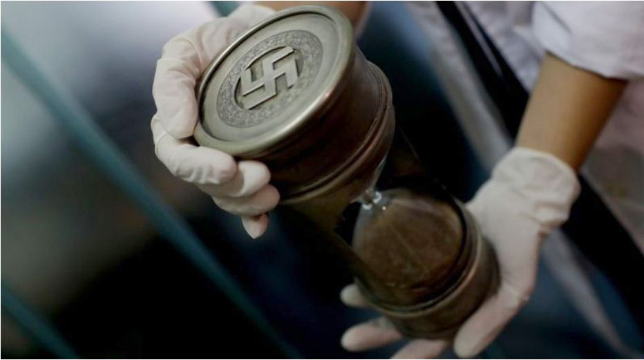 VIDEO & FOTO GALERI / Zbulohet një dhomë sekrete me objekte naziste