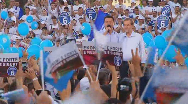 Përfaqësuesi PPE flet shqip: Të dielën të fitojmë së bashku – Koha për kryeministrin Basha, koha për një Republikë të re