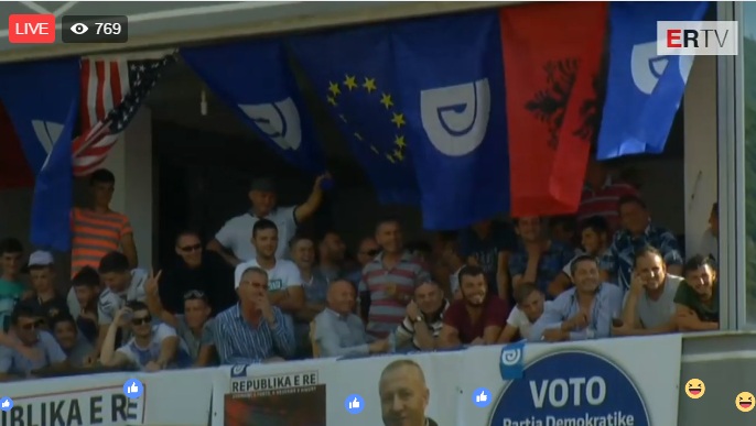 Rama provokon një grup qytetarësh në Has, ja çfarë i bëjnë demokratët në takim