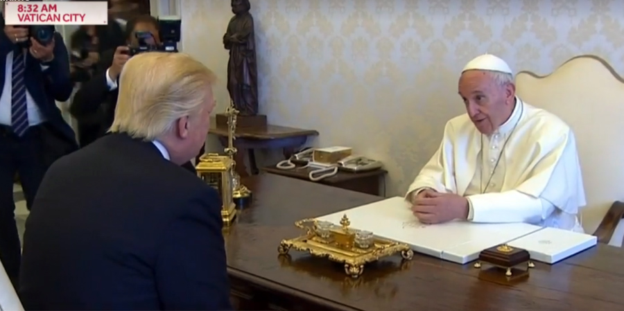 VIDEO/ Donald Trump mbërrin në Vatikan, takim kokë më kokë me Papa Franceskun