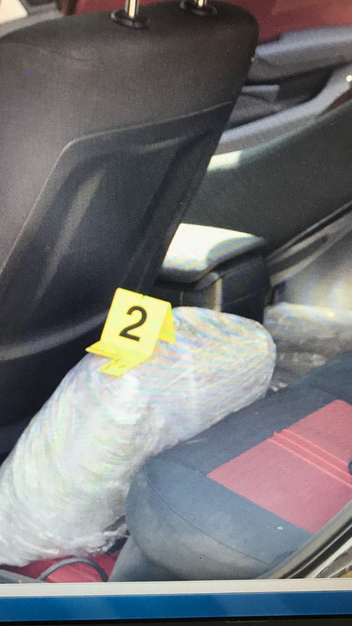 FOTO/ Gjirokastër, po transportonin 58 kg drogë, pranga dy të rinjve