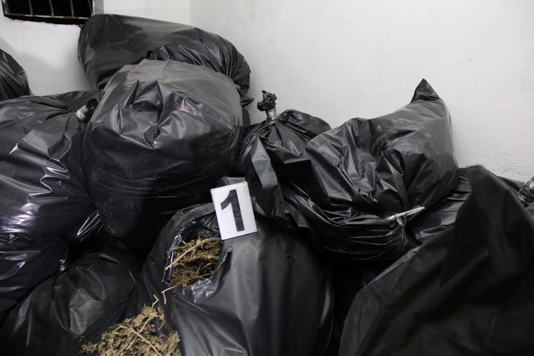 Tiranë, finalizohet operacioni antidrogë, 468 kg drogë, 2 shtetas në pranga