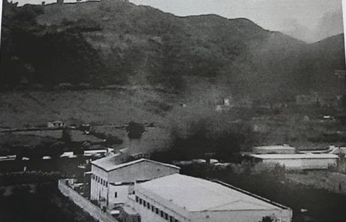 Vetëm pak km nga Tirana, ja çfarë tymi del nga fabrika