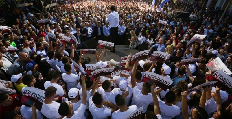 Fier, Basha tregon një premtim që e diskutoi me Trump, amerikani në miting