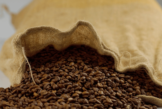 Bashkëshorti i Drejtoreshës së Doganave përfshihet në kontrabandë, ja rasti